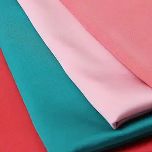 Classic emerald green plain stretch stain woven 100% polyester clothing fabric for women's fashion casual clothing