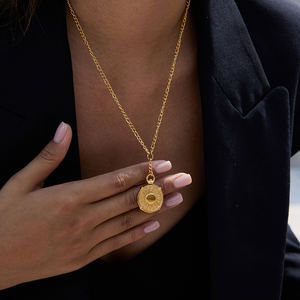 J & D gioielli Vintage in acciaio inossidabile impermeabile disegno del sole due toni martellato Texture collana con ciondolo a moneta - Product Image 6