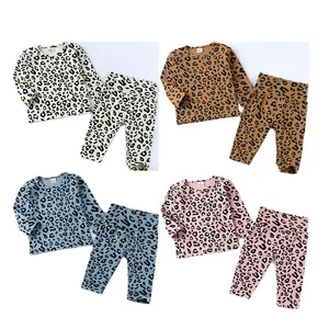 Bahar sonbahar bebek erkek kız pijama seti 6M-6T çocuk çocuk baskı leopar pijama Loungesuits pamuk kız akşam elbise