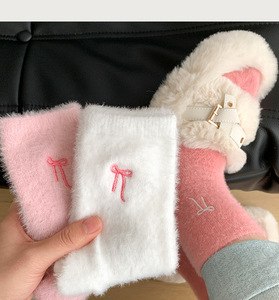 Hồng Chồn Nhung Bow Vớ Mùa Đông Dày Thêu Logo Ấm Thoải Mái Fluffy Ngủ Phụ Nữ Vớ Sàn - Product Image 6
