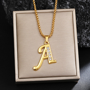 Nuova Collana con Ciondolo a Forma di Lettere Inglesi con 26 Zirconi, Placcata in <span class=keywords><strong>Oro</strong></span> 18K per Uomini e Donne Gioielli Creativi di Tendenza Europa America. - Product Image 3