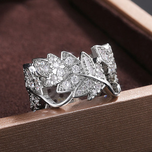 Anello da donna con zirconi a forma di foglia di vite, design creativo ed elegante, per feste, uso quotidiano, impilabile, gioiello da dito abbinabile a tutto, idea regalo - Product Image 4