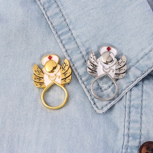 Broche ange infirmière personnalisée avec stéthoscope, émail or et argent sur alliage pour <span class=keywords><strong>mariage</strong></span>, bijoux pour enfants, accessoires d'infirmière - Product Image 5