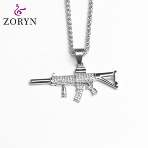Colliers pendentifs étanches en acier inoxydable et acier titane, style fusil entièrement serti de pierres, pour hommes, bijoux de mode Hip Hop Streetwear Bling - Product Image 1