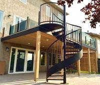 Escalier en colimaçon moderne et élégant en acier inoxydable blanc pour hôtel, respectueux de l'environnement