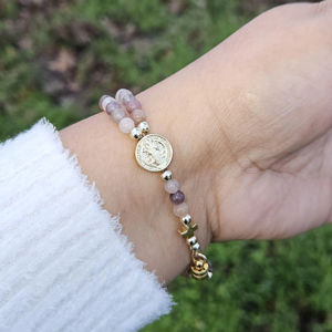 Pulsera de Rosario Completa con Medalla de San Benito y Cierre Magnético de Piedra Violeta Religiosa, para Regalo de Primera Comunión - Product Image 2
