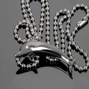 Colgante de oro y acero inoxidable con urna de cremación, elegante - Product Image 1