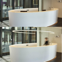 Comptoir de réception sur mesure en surface solide blanche dans les cliniques, comptoir de forme ovale, design de réception d'hôtel