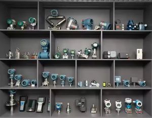 جهاز قياس المستوى الصناعي إيمرسون روزماونت ماجتيك MLT الأصلي الجديد 100٪، مقياس قياس مغناطيسي عالي الدقة - Product Image 3