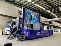 Camion publicitaire mobile Ticktack LED pour événements extérieurs, camion d'affichage mobile pour événements, publicité, projection de films avec scène intégrée