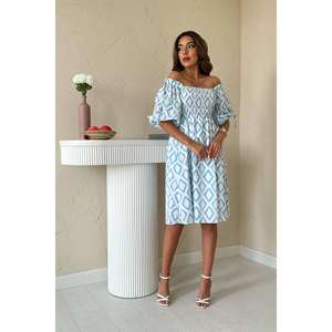 Robe d'été bleue décontractée pour femme, coupe trapèze, épaules dénudées, taille élastique, froncée, tissée et respirante - Product Image 4