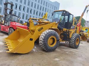 Chargeuse sur pneus Caterpillar 950H d'occasion, importée du Japon, faible nombre d'heures de fonctionnement, peinture d'origine, certifiée CE, composants d'origine. - Product Image 6