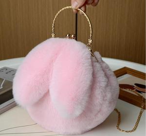 Bolso redondo de piel sintética rosa con correa de cadena dorada y decoraciones florales, bolso de hombro estilo invierno para mujer - Product Image 4