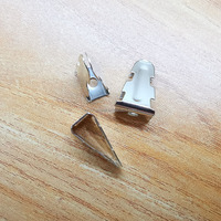 Support de parfum pour climatiseur de voiture Clip en métal avec deux pattes pour couvercle en plastique en caoutchouc de silicone