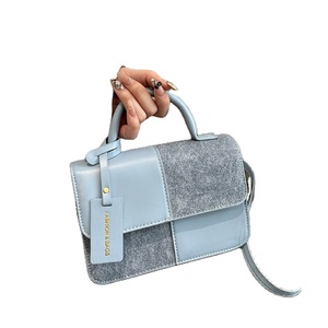 Bolso de Hombro Cuadrado Pequeñ<span class=keywords><strong>o</strong></span> y Portátil para Mujer, Diseñ<span class=keywords><strong>o</strong></span> Exclusivo con Borlas, Nueva Moda 2026, PU de Alta Calidad para Viajeras, Invierno - Product Image 1