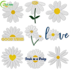 New Eco-Friendly PVC Iron-On Embroidered Patch Fresh White Daisy Patches for Clothes Backpacks Hats Decoration - Product Image 4