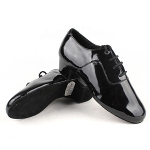 Chaussures <span class=keywords><strong>de</strong></span> <span class=keywords><strong>danse</strong></span> Salsa latine en cuir verni noir confortables pour hommes Zapatos <span class=keywords><strong>De</strong></span> Baile taille US 4.5-13.5 hauteur <span class=keywords><strong>de</strong></span> talon 4cm garçons - Product Image 2