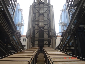 Tùy chỉnh Heavy-Duty chuỗi xô thang máy chịu nhiệt nâng vật liệu có thể điều chỉnh băng Tải nâng Loại xô thang máy - Product Image 4