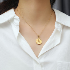 Collar de Acero Inoxidable Estilo Étnico Yin Yang Bagua Tai Chi, <span class=keywords><strong>Cadena</strong></span> de Clavícula de Acero de Titanio con Diseño Exclusivo - Product Image 1