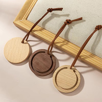 Diffuseur de voiture en bois vierge personnalisable avec logo gravé, pendentif rond en bois pour désodorisant, disque aromatique rechargeable