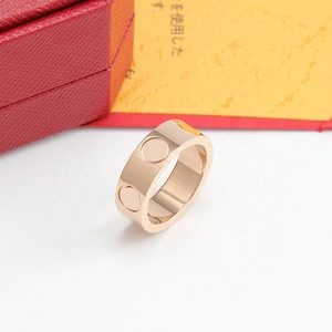 Anillo de Acero Inoxidable 316L Chapado en Oro de Marca de Diseño de Lujo con Tornillo de Amor para Hombre y Mujer - Product Image 4