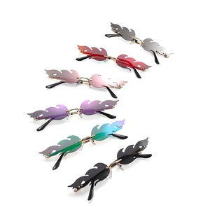 2020 vente chaude feu flamme petit cadre en métal lunettes <span class=keywords><strong>de</strong></span> soleil sans <span class=keywords><strong>monture</strong></span> lunettes <span class=keywords><strong>de</strong></span> soleil <span class=keywords><strong>à</strong></span> <span class=keywords><strong>la</strong></span> <span class=keywords><strong>mode</strong></span> femmes - Product Image 3