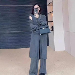2024 nuovo <span class=keywords><strong>Outfit</strong></span> primaverile alla moda: un Set completo di Cardigan, gilet e <span class=keywords><strong>pantaloni</strong></span> lunghi in maglia grigia da donna - Product Image 4