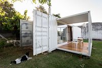 Maison de conteneur préfabriquée moderne de luxe de 20 pieds/40 pieds paquet plat en bois petite maison excellente salle de bain bâtiment à structure en acier