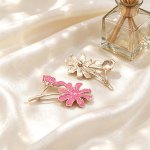 Artículo Popular: Elegante Broche Chapado en Oro, Pin de Metal Pulido Antioxidante, Adorno para Atuendos de Banquete y Combinación de Moda de Lujo - Product Image 5