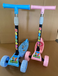 Skuter Anak Roda Tiga Skuter Lipat Anak Usia 1-5 Tahun Skuter Anak Roda Tiga dengan Pedal Lampu - Product Image 6