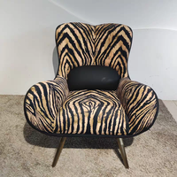 Chaise de salon à accoudoir de chambre de créateur Chaise de salon à imprimé léopard avec pied en métal