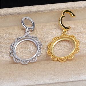 Bracelet en argent S925 avec pendentif rétro en dentelle Mabel, boucle universelle de 12,8 à 13 mm, bricolage, emballé dans un sac - Product Image 1