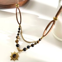 Collier pour femme en acier inoxydable Maillard style vintage, avec pierre naturelle soleil couchant, chaîne en cuir velours et perles