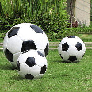 Décoration de jardin extérieure, statue de football géante en fibre de verre, sculpture de football en résine personnalisée - Product Image 6
