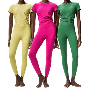 Ensemble de yoga 2 pièces OEM pour femme : haut froncé et leggings taille haute en nylon et élasthanne à séchage rapide – Confort et performance pour l'entraînement et le fitness - Product Image 1
