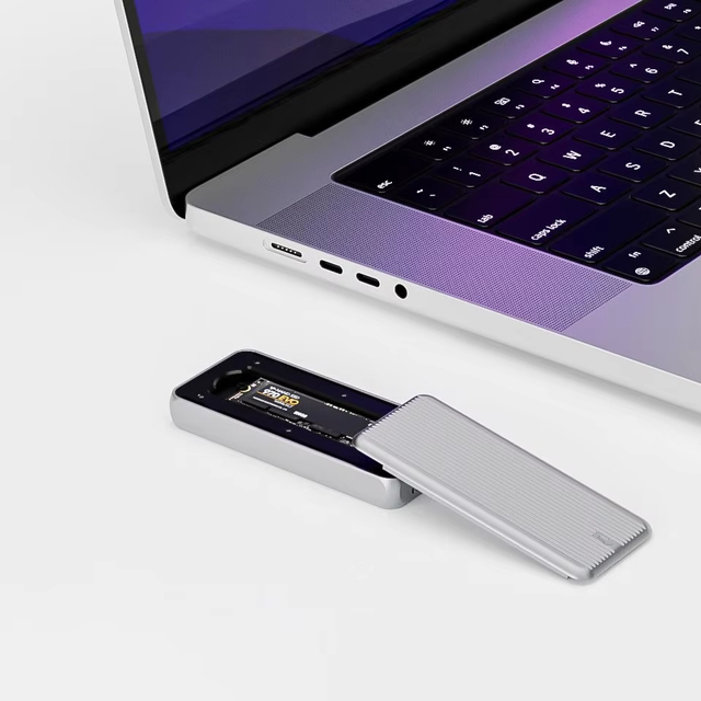 Wavlink 40Gbps SSD Enclosure 4TB USB4 to M.2 NVMe SSD Enclosure Plug and Play Hard Drive Enclosure