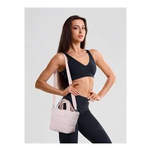 कस्टम मुद्रित क्विल्ड हैंडबैग पॉलिएस्टर गुलाबी छोटे पुफी टोटे लोगो प्रिंट - Product Image 6