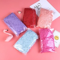 Vente en gros de papier déchiqueté coloré pour boîte cadeau de luxe papier déchiqueté découpé en couleur raphia cadeau boîte à bonbons panier remplissage farce