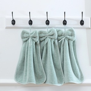 Toalla de mano de coralina de 35x35cm, gruesa, absorbente de humedad, con lazo, para uso doméstico y en la cocina. - Product Image 3