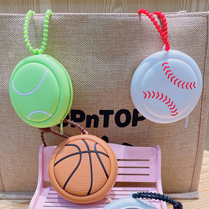 พวงกุญแจซิลิโคนรูปทรงกีฬา 3 มิติ ฟุตบอล เบสบอล วอลเลย์บอล บาสเก็ตบอล กระเป๋าใส่เหรียญแบบพกพา กระเป๋าใบเล็ก ใส่หูฟังได้ - Product Image 5