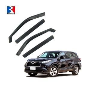 แผ่นกันฝนและกันลม BENKE สำหรับ Toyota Highlander 2022+ รุ่น 4 ประตู วัสดุ PC+สแตนเลส ติดตั้งด้วยเทป 3M - Product Image 1