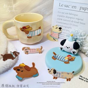 Grande collection de patchs autocollants mignons en forme de chien saucisse et de chat pour la décoration de chapeaux et de vêtements - Product Image 1