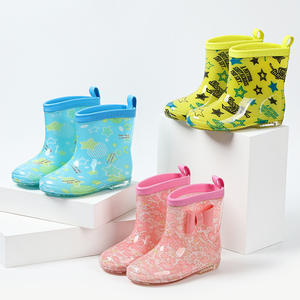 Botas <span class=keywords><strong>de</strong></span> lluvia <span class=keywords><strong>de</strong></span> <span class=keywords><strong>tela</strong></span> floral <span class=keywords><strong>para</strong></span> niños Diseño <span class=keywords><strong>de</strong></span> persecución <span class=keywords><strong>de</strong></span> estrellas <span class=keywords><strong>para</strong></span> otoño Entrega lista <span class=keywords><strong>para</strong></span> niños niñas bebés - Product Image 2