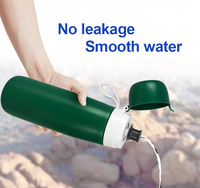 Bouteille d'eau sport à presser de 550 ml avec filtre à eau en carbone actif manuel, logo personnalisé, type vert, utilisation en extérieur, voiture, qualité alimentaire