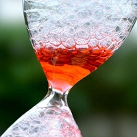 Sablier en verre à bulles au design moderne et créatif pour les occasions d'anniversaire