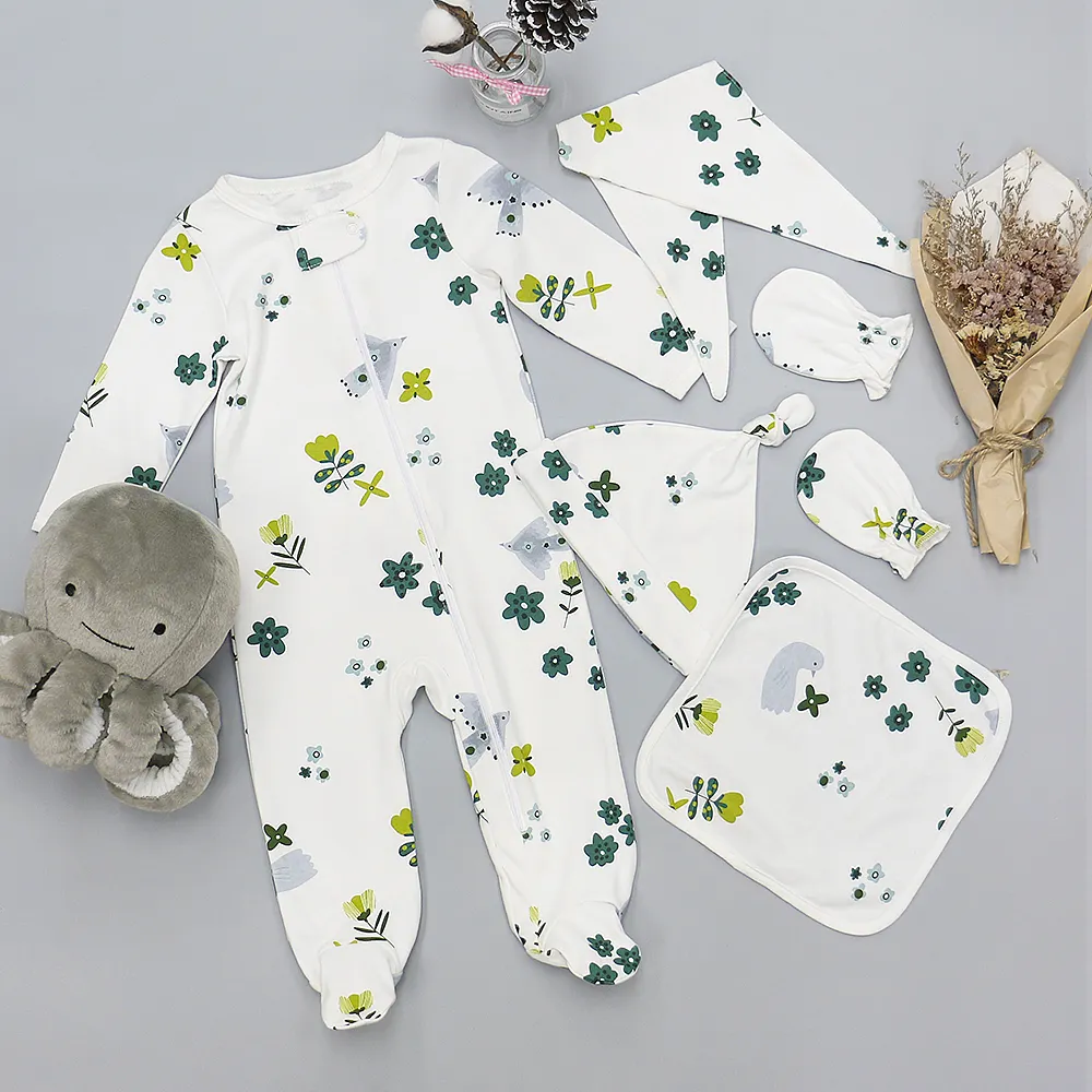 GOTS 2023 custom 6pcs baby gift clothes set newborn organic cotton baby gift box organic baby bodysuit newborn clothes set