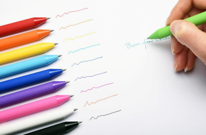 Stylo promotionnel personnalisé avec logo Kaco, en plastique pur, encre gel sportive 0,5 mm, noir/bleuté, impression UV/numérique/laser, pour hôtels et complexes hôteliers - Product Image 5