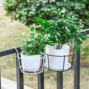 Support de plante rond polyvalent en métal à suspendre pour balustrades de balcon, petites, moyennes et grandes tailles, avec finition peinture laquée - Product Image 1