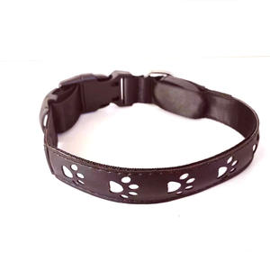 Collar de perro de cuero recargable USB con estampado de pata LED impermeable de gran oferta de fabricación 2023 - Product Image 4