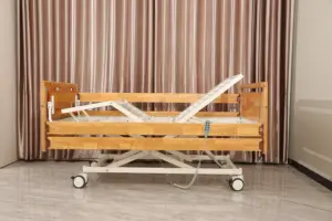 เตียงทางการแพทย์ปรับได้เตียงยกทางการแพทย์ทำจากไม้เตียงพยาบาลไฟฟ้าควบคุมระยะไกลสะดวกสบาย